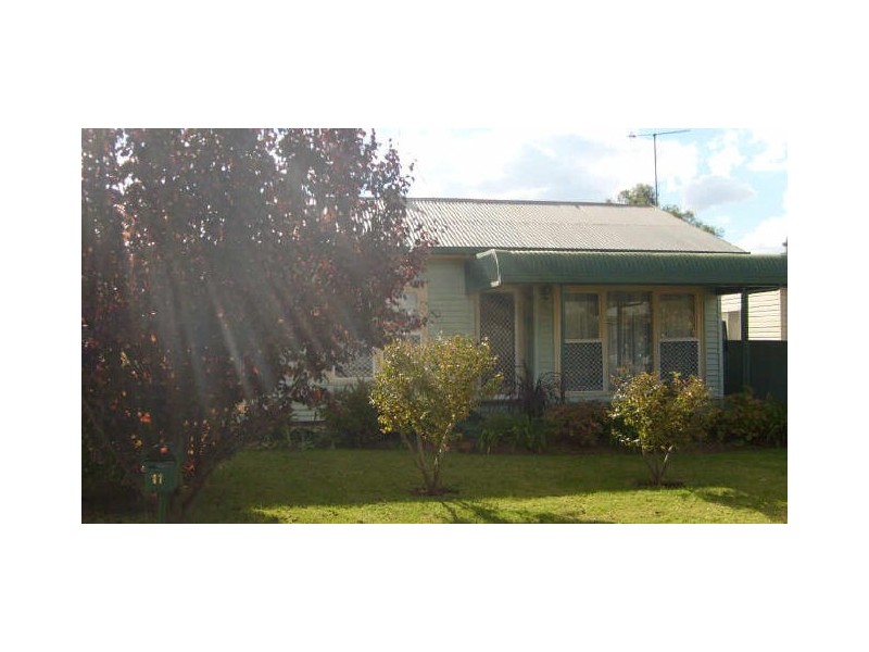 11 Bruce Ave, Dubbo NSW 2830