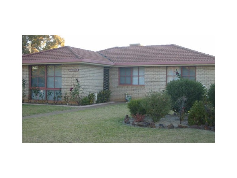 28 Meadowbank Drive, Dubbo NSW 2830