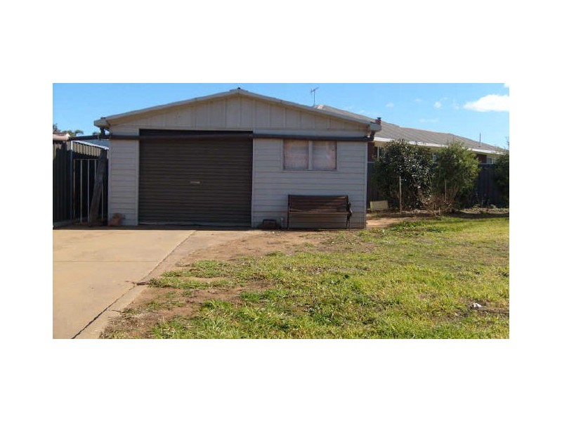 28 Meadowbank Drive, Dubbo NSW 2830