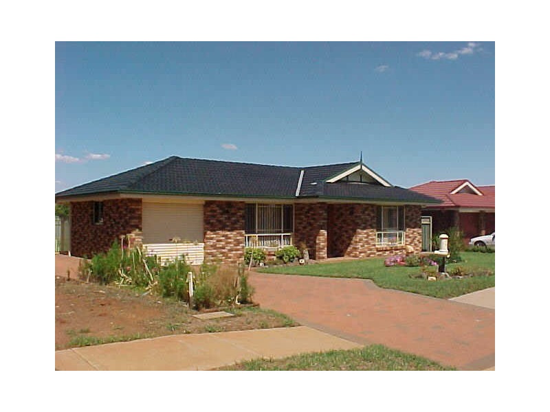 76 Sheraton Road, Dubbo NSW 2830