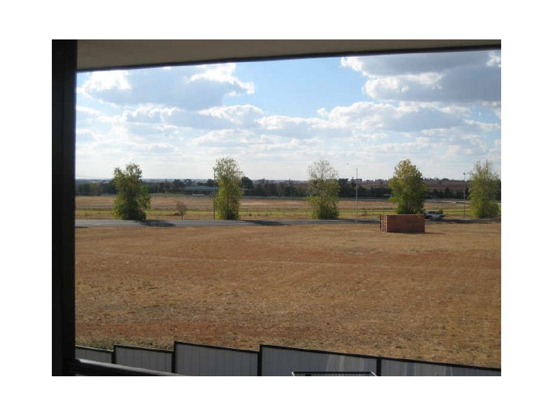 2/6 Pegasus Place, Dubbo NSW 2830