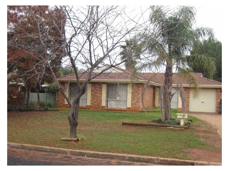 35 Lindsay Place, Dubbo NSW 2830