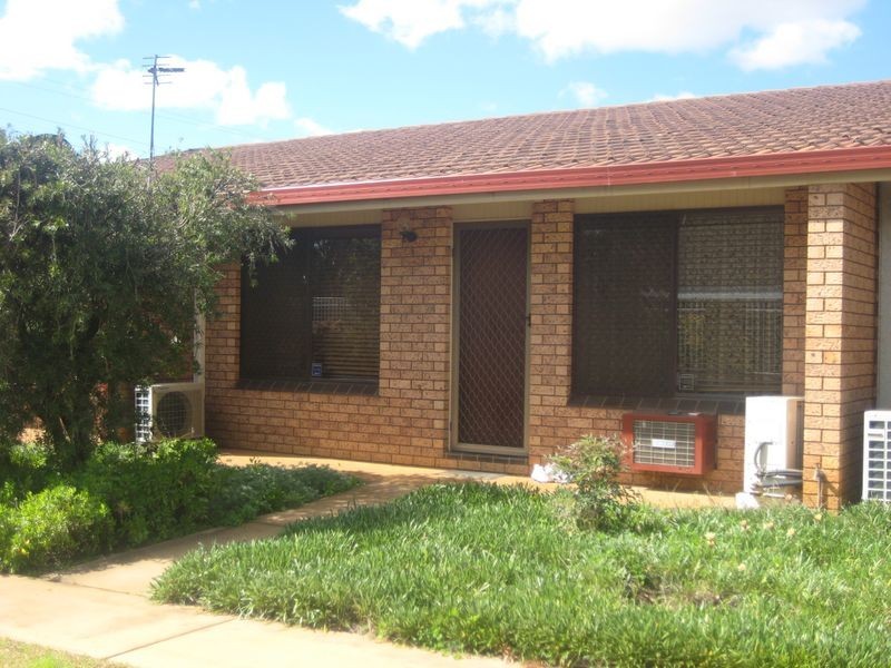 2/13 Bedford Avenue, Dubbo NSW 2830