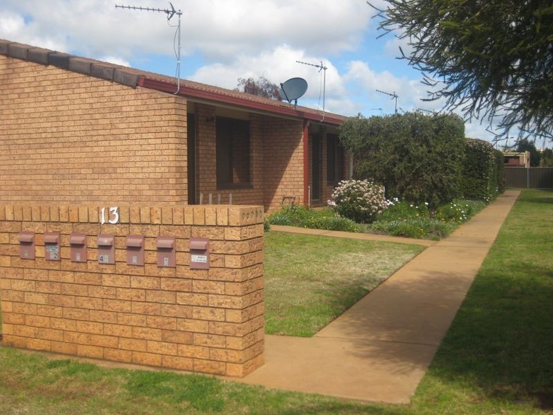 2/13 Bedford Avenue, Dubbo NSW 2830