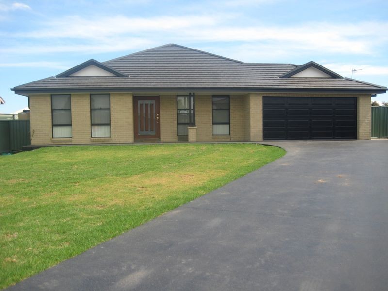 8 Lago Court, Dubbo NSW 2830