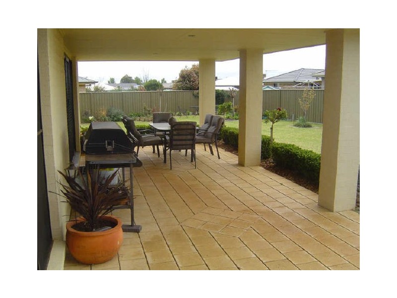 16 Cronin Place, Dubbo NSW 2830