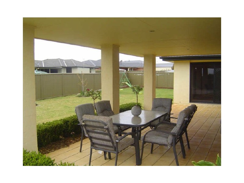 16 Cronin Place, Dubbo NSW 2830