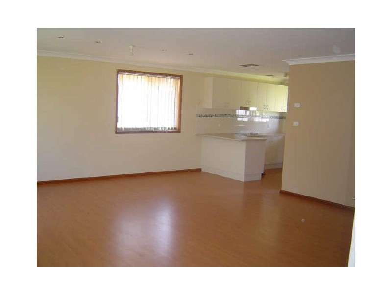 8 Flinders Close, Dubbo NSW 2830