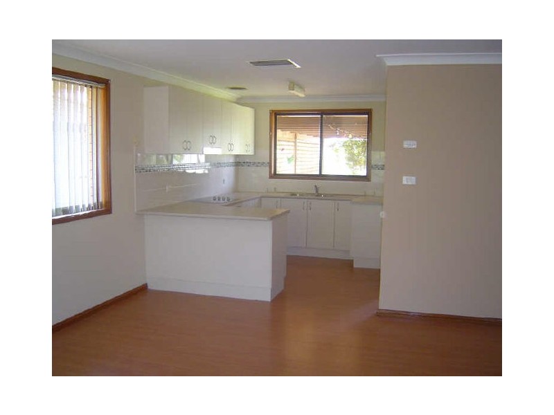 8 Flinders Close, Dubbo NSW 2830