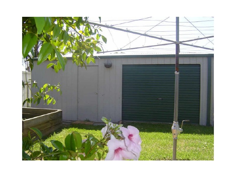 8 Flinders Close, Dubbo NSW 2830