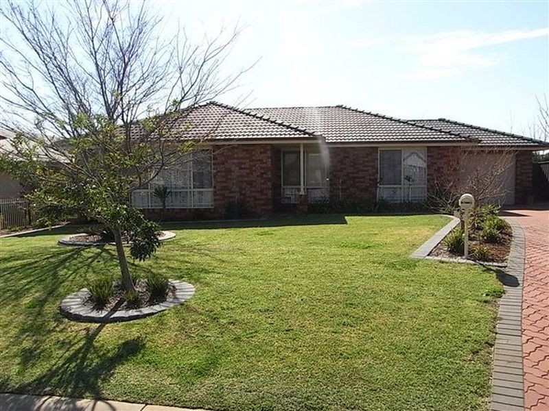 20 Websdale Drive, Dubbo NSW 2830