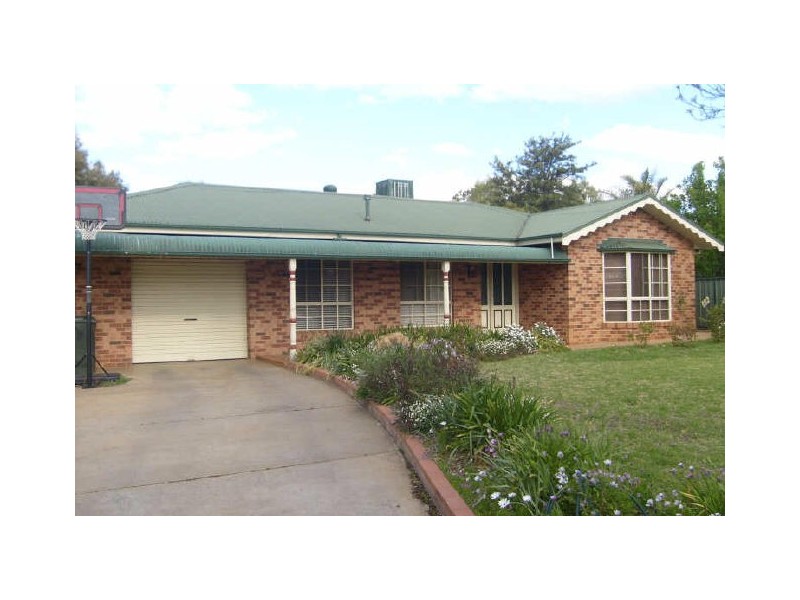 12 Gosse Avenue, Dubbo NSW 2830