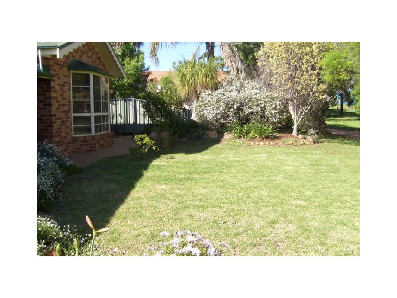 12 Gosse Avenue, Dubbo NSW 2830
