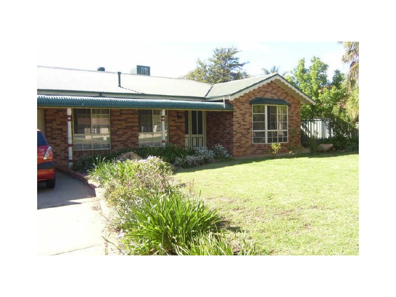 12 Gosse Avenue, Dubbo NSW 2830