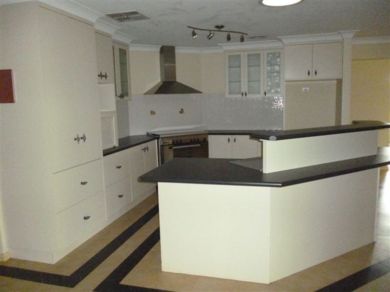 2 Cudgegong Place, Dubbo NSW 2830