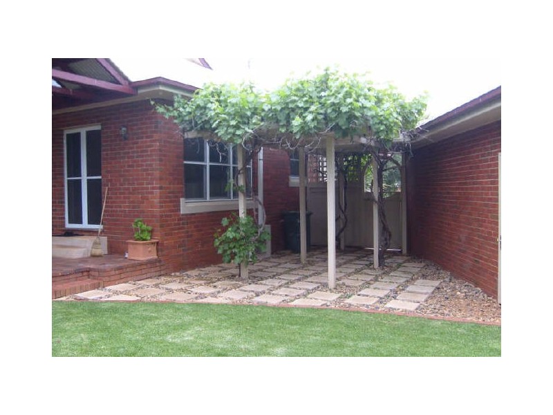 3 Brian Hambly Place, Dubbo NSW 2830