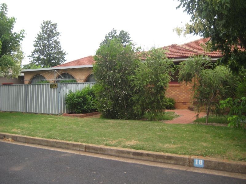 18 Gilbert Street, Dubbo NSW 2830
