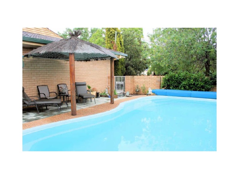 27 Banksia Cres, Dubbo NSW 2830