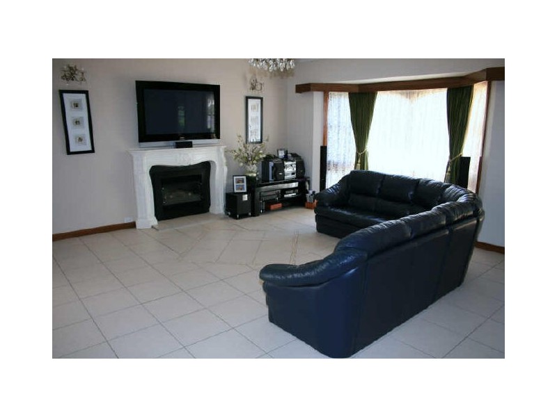 27 Banksia Cres, Dubbo NSW 2830