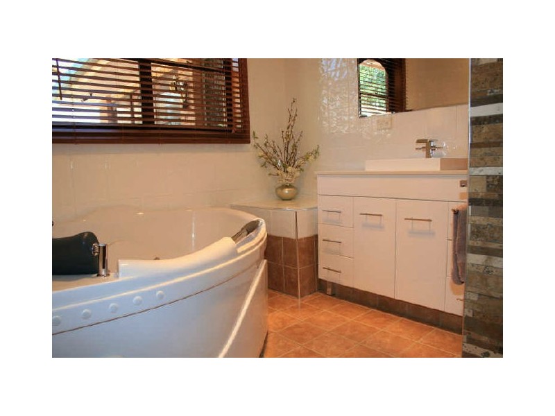 27 Banksia Cres, Dubbo NSW 2830