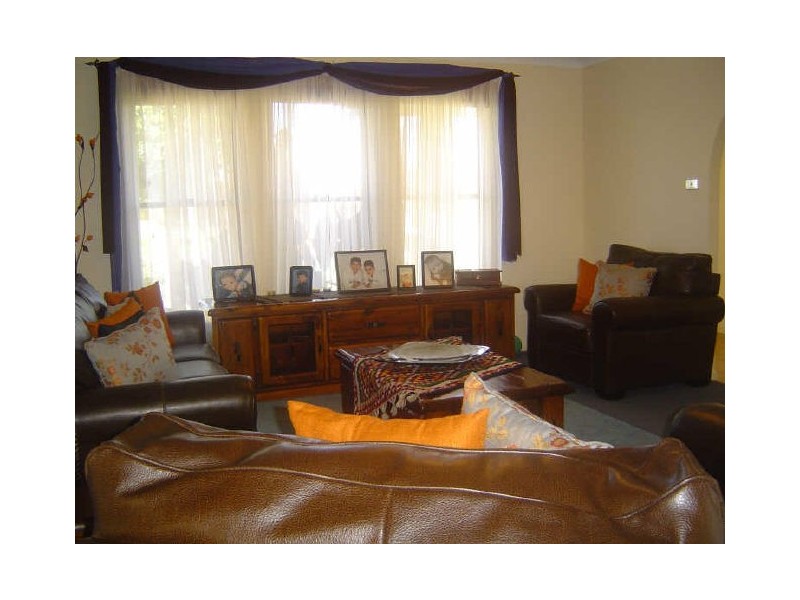 8 Cronin Place, Dubbo NSW 2830