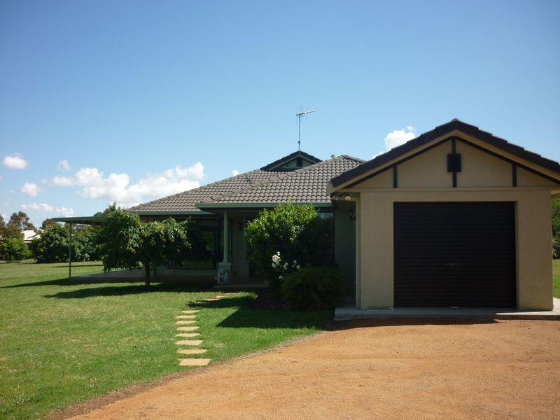 13R Wilfred Smith Drive, Dubbo NSW 2830