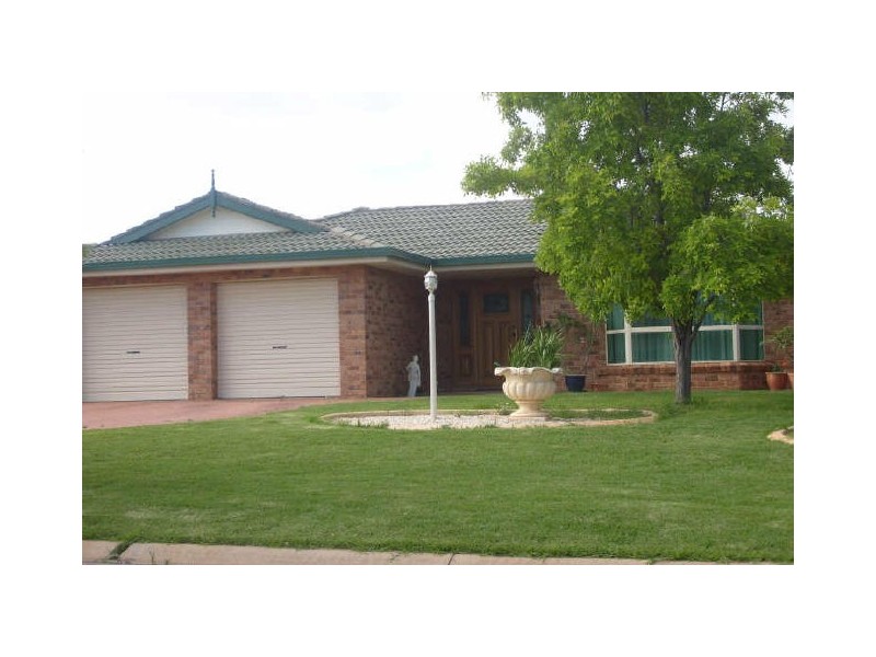 54 Twickenham Drive, Dubbo NSW 2830