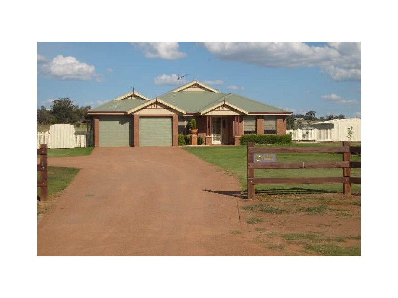 26 Torryburn Way, Dubbo NSW 2830