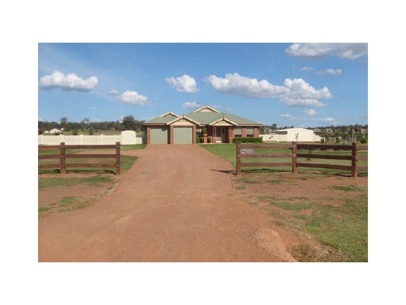 26 Torryburn Way, Dubbo NSW 2830