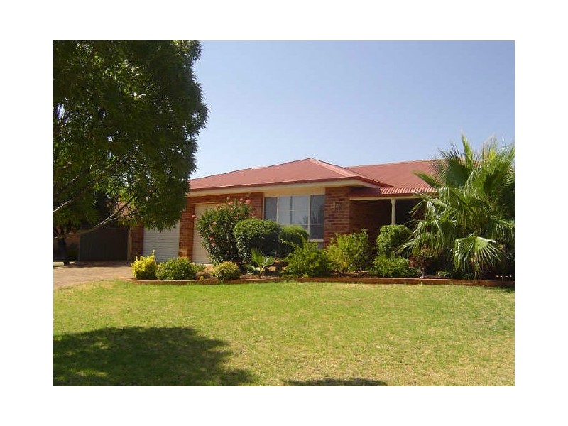 35 Murrayfield Drive, Dubbo NSW 2830