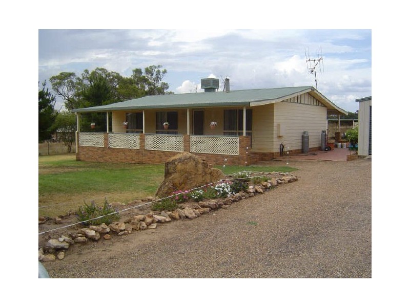 86 Narragal Street, Geurie NSW 2831