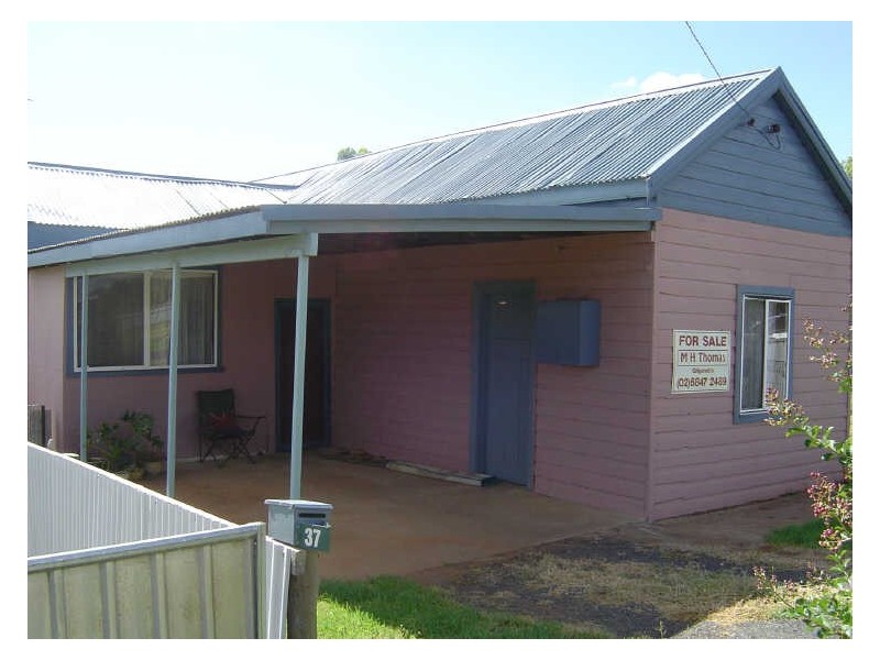 37 Iris Street, Gilgandra NSW 2827