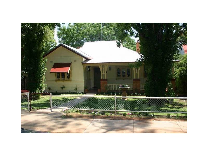 11 Dalton Street, Dubbo NSW 2830
