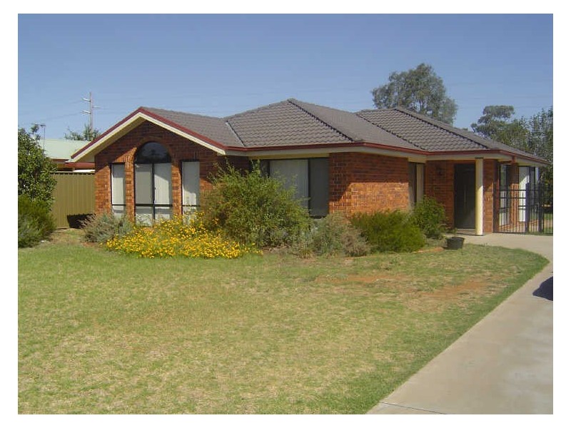 98 Twickenham Drive, Dubbo NSW 2830