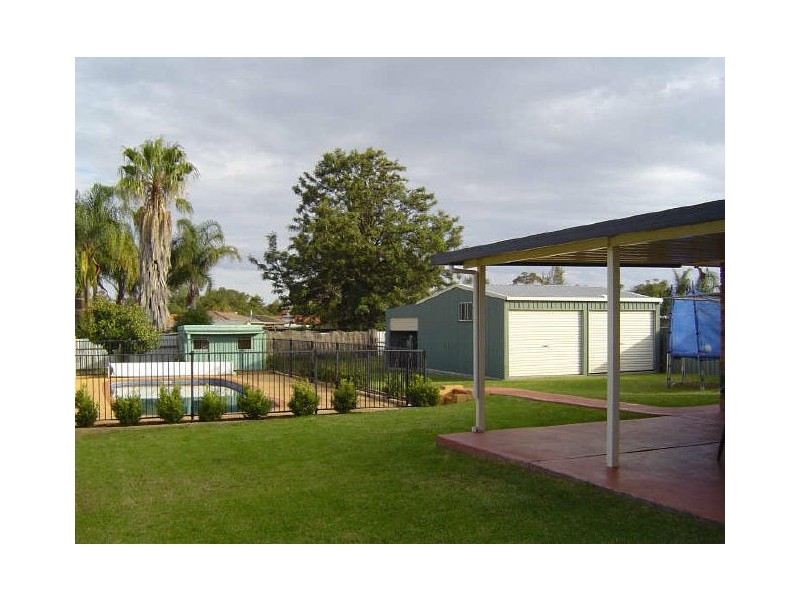 40 Meadow Bank Drive, Dubbo NSW 2830