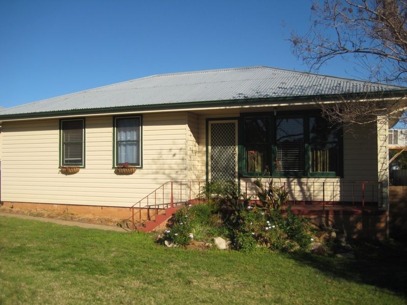 27 Ronald Street, Dubbo NSW 2830