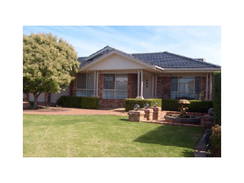 8 Murray Avenue, Dubbo NSW 2830