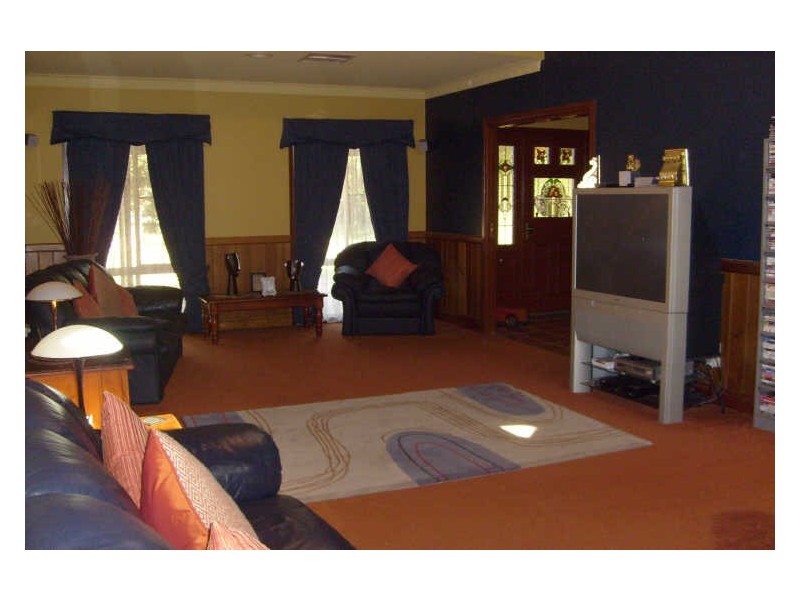 24 Charmere Place, Dubbo NSW 2830