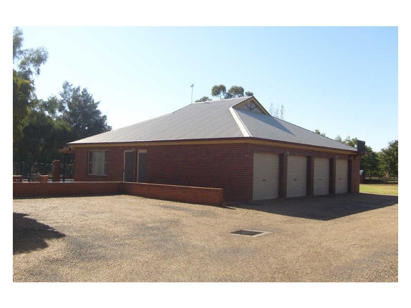 24 Charmere Place, Dubbo NSW 2830