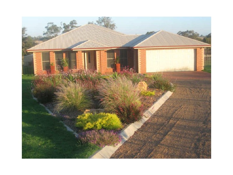 4 Ballindoch Place, Dubbo NSW 2830