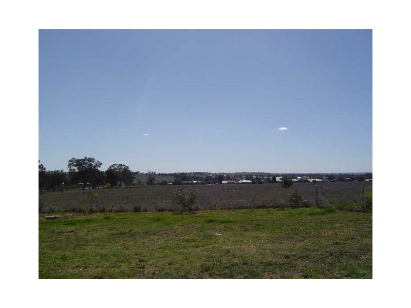 4 Ballindoch Place, Dubbo NSW 2830
