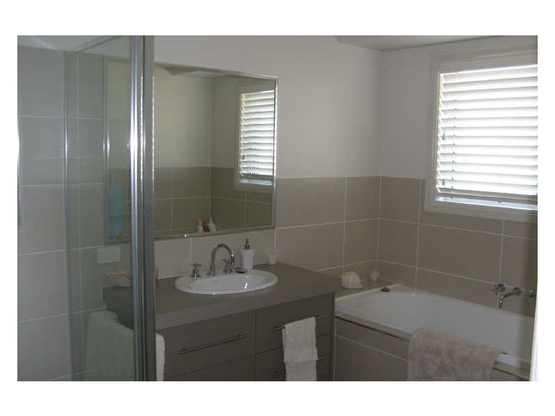 18 Holmwood Drive, Dubbo NSW 2830