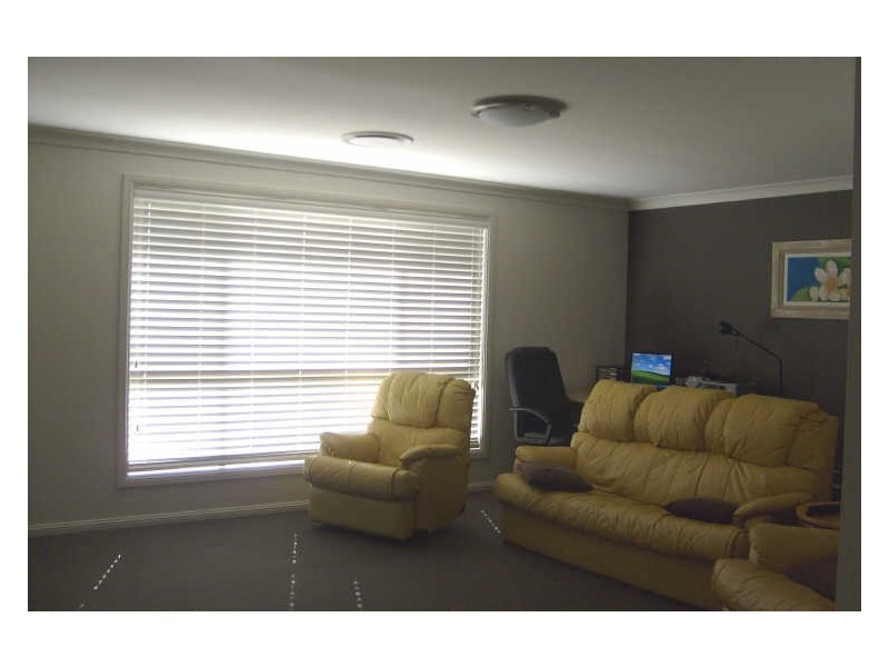 18 Holmwood Drive, Dubbo NSW 2830