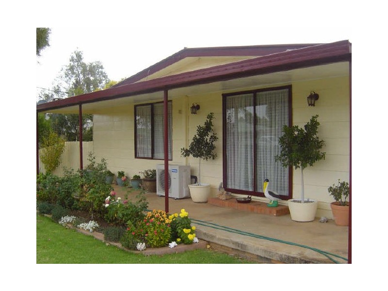 10 Manildra Street, Narromine NSW 2821