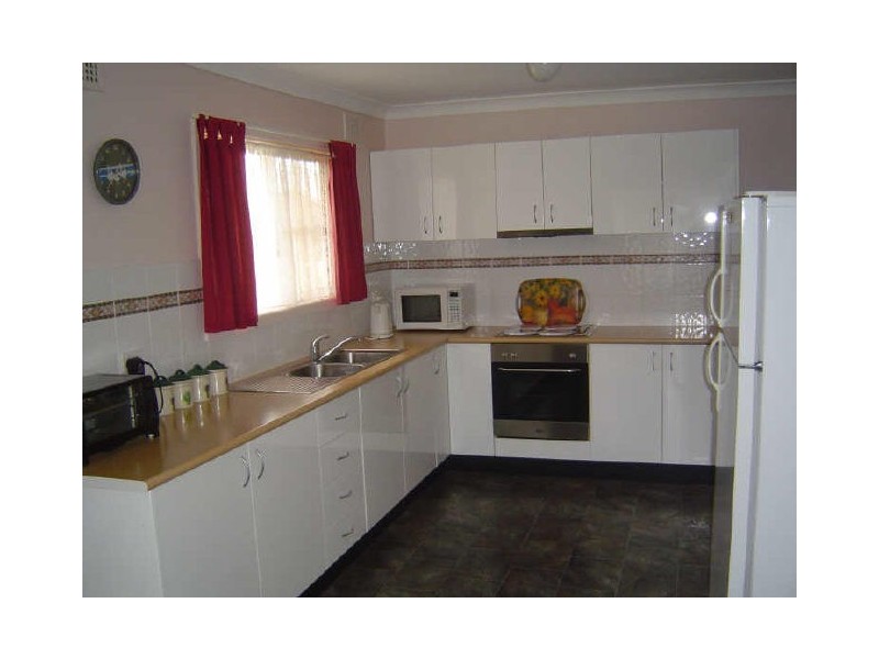 10 Manildra Street, Narromine NSW 2821