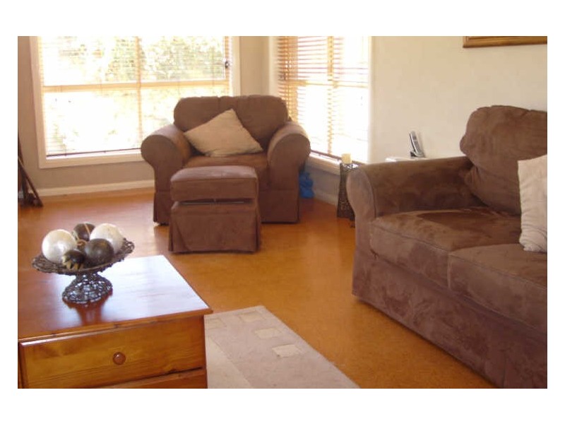 16 Crossley Drive, Narromine NSW 2821