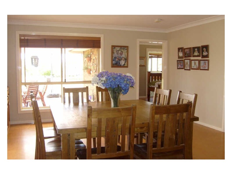 16 Crossley Drive, Narromine NSW 2821