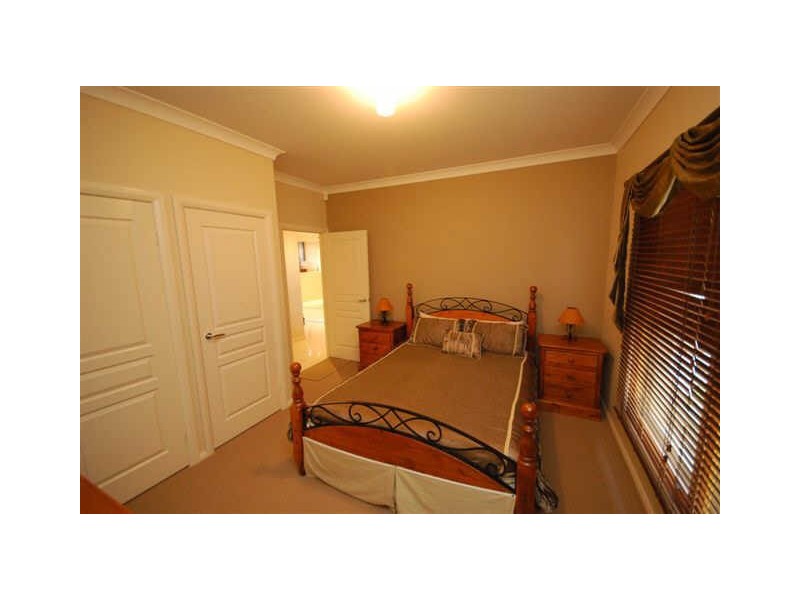 32 Glenabbey Drive, Dubbo NSW 2830