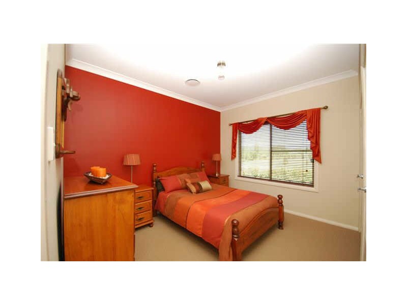 32 Glenabbey Drive, Dubbo NSW 2830