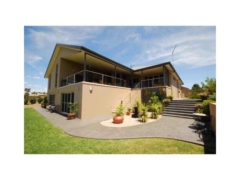32 Glenabbey Drive, Dubbo NSW 2830